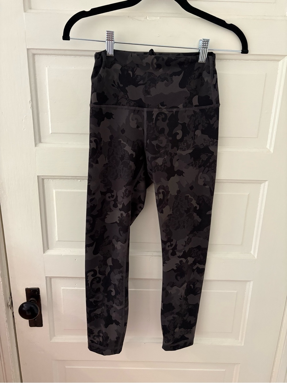 lululemon Wundertrain Crop Black & Dark Gray Camouflage Leggings